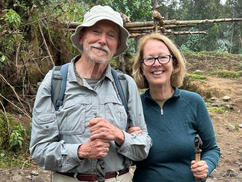 心脏病幸存者苏珊·科彭(左)和她的丈夫罗布. (图片由Susan Koeppen提供)